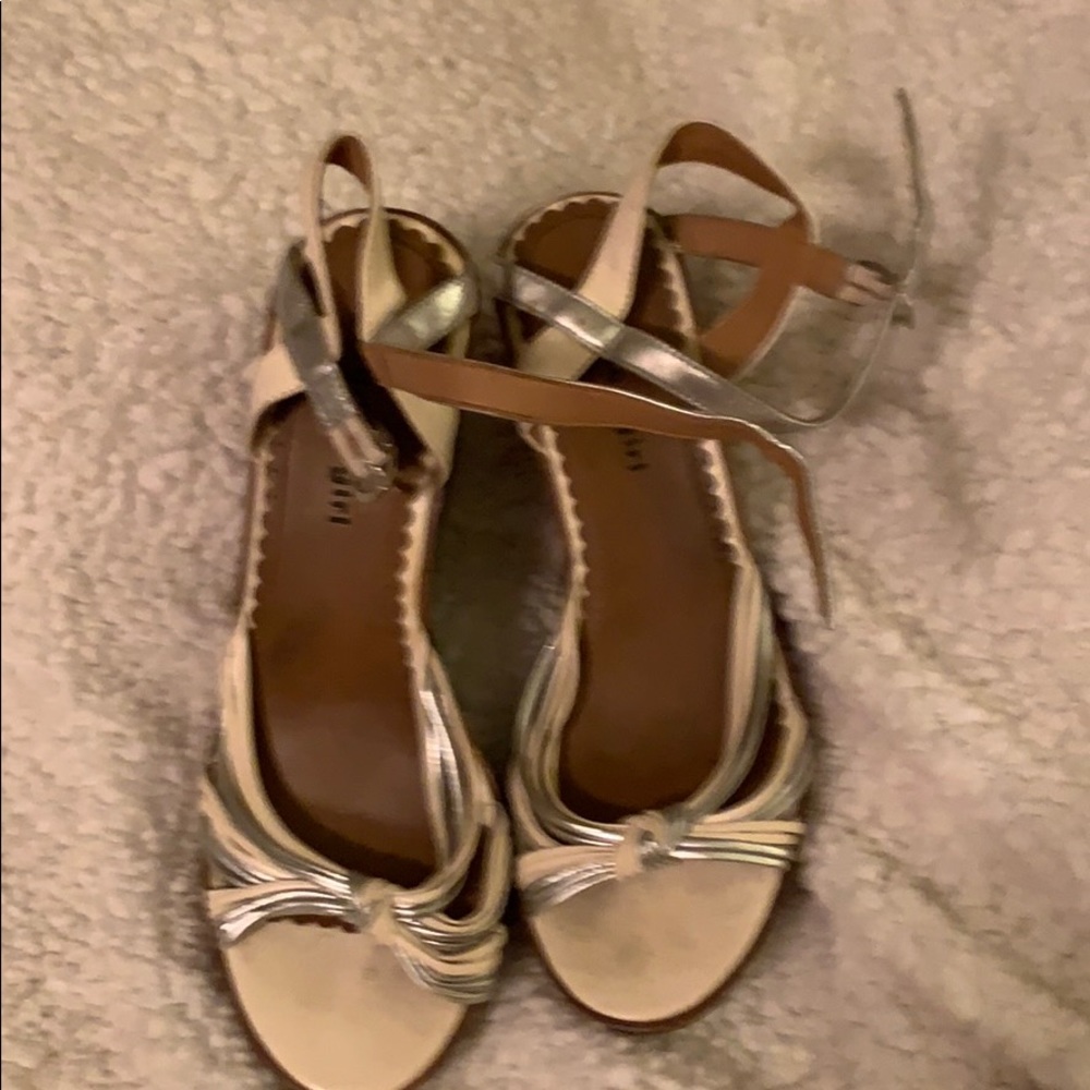 Gianni Bini Wooden Wedge